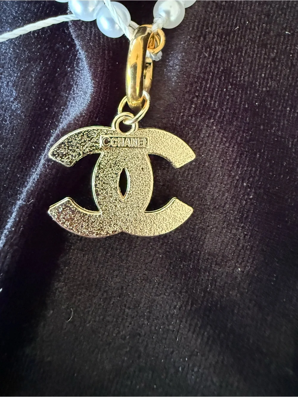 ChaneI Gold & White Pearl Logo Pendant Necklace - Picture 5 of 7